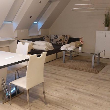 Hajnal Apartman Appartement Szeged Buitenkant foto