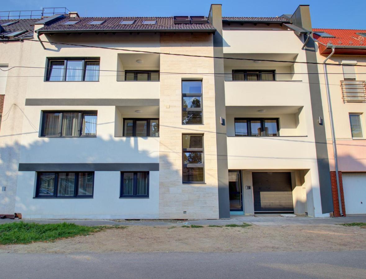 Hajnal Apartman Appartement Szeged Buitenkant foto