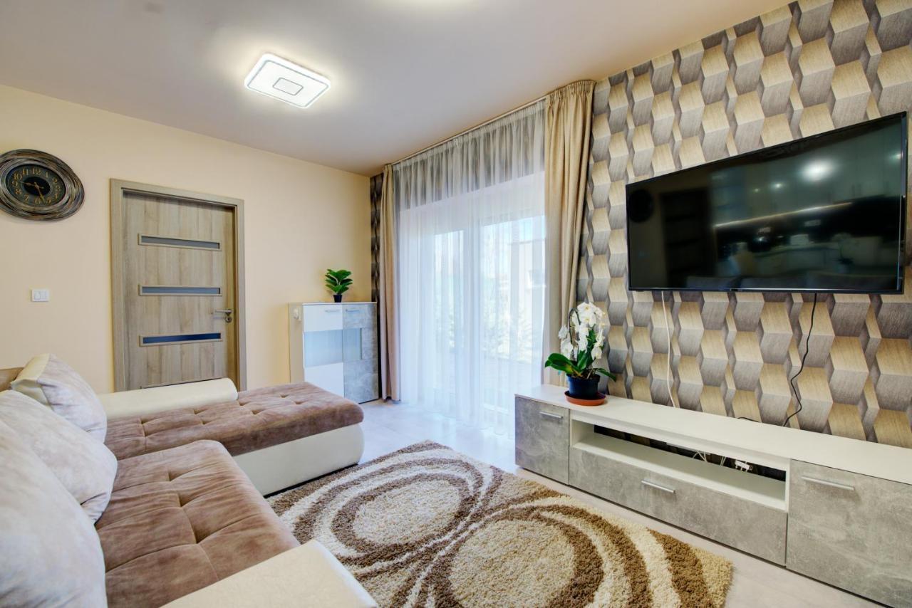 Hajnal Apartman Appartement Szeged Buitenkant foto
