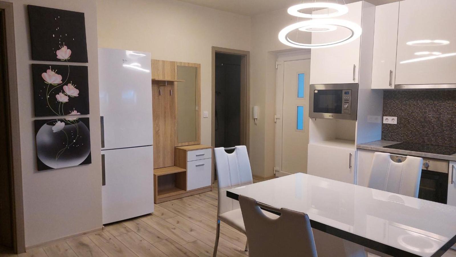 Hajnal Apartman Appartement Szeged Buitenkant foto